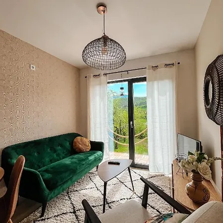 Elysian Fields - Tiny House 'evergreen' Bed & Breakfast *